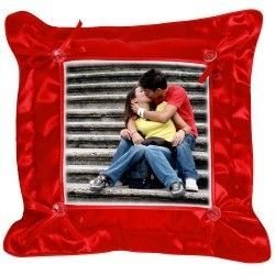 Подушка красная с квадратным материалом под нанесение на пуговицах